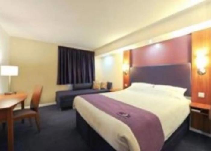 Premier Inn  Cheltenham North West