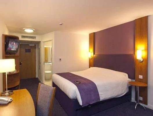 Premier Inn Cheltenham Central West/A40