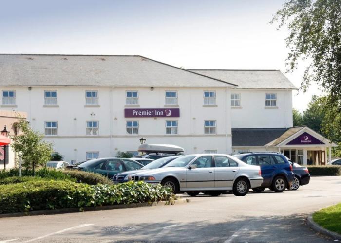 Premier Inn Cheltenham Central West/A40
