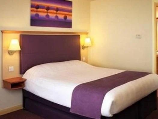 Premier Inn Cheltenham Central West/A40