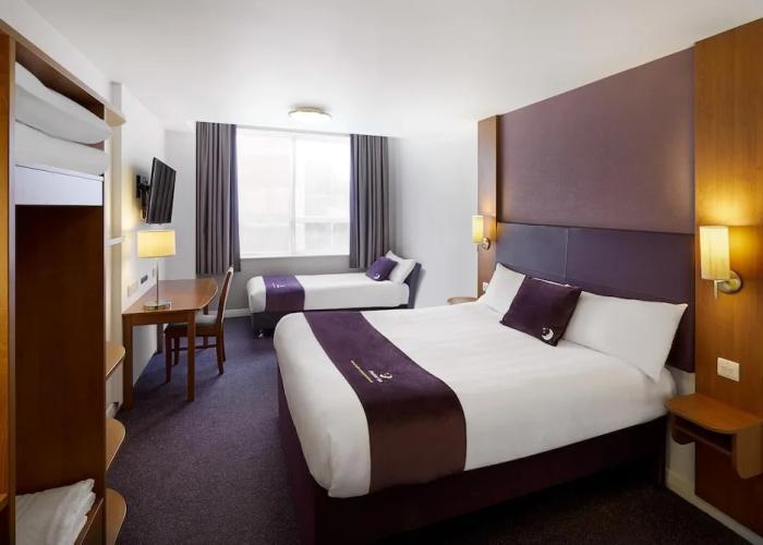 Premier Inn Cheltenham Central West/A40