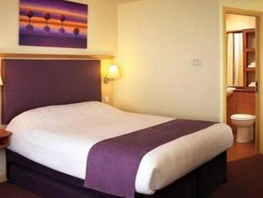 Premier Inn Cheltenham Central West/A40