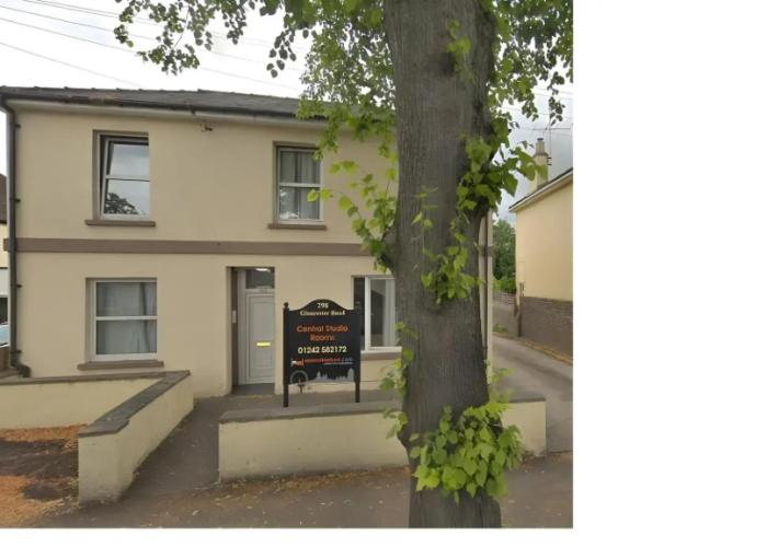 Central Studios Gloucester Road by Rooms Booked - Free Parking