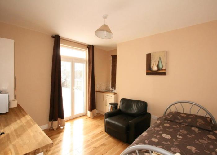 Central Studios Gloucester Road by Rooms Booked - Free Parking