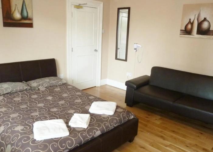 Central Studios Gloucester Road by Rooms Booked - Free Parking