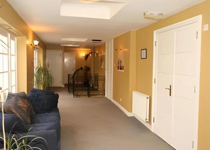 Central Hotel Cheltenham by Roomsbooked