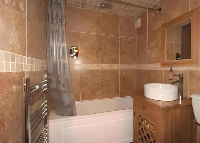 Central Hotel Cheltenham by Roomsbooked