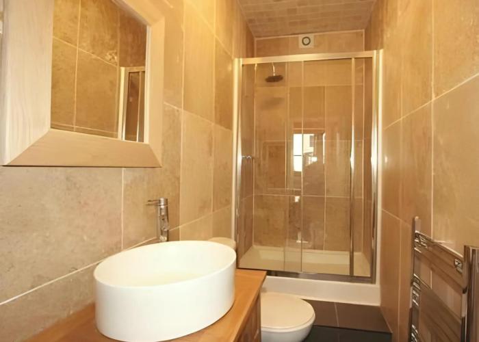 Central Hotel Cheltenham by Roomsbooked
