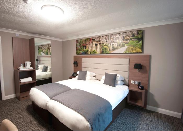 Riverside Hotel