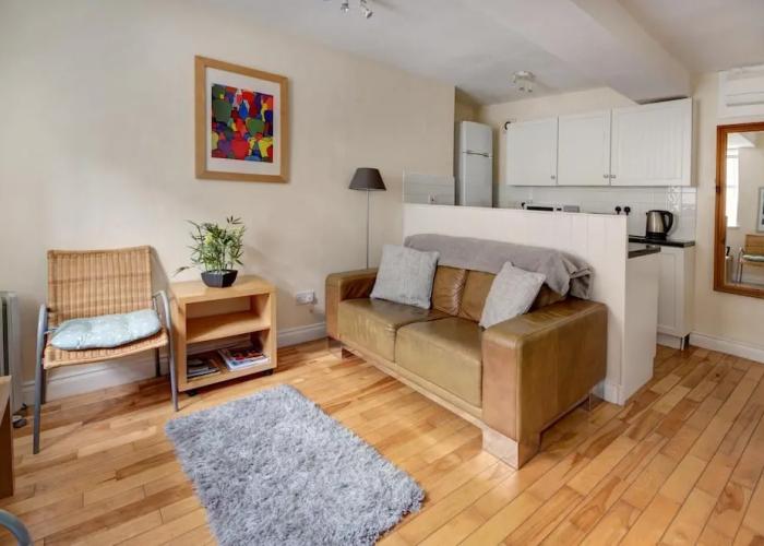 The Shop Cotswold Apartment Sleeps 2