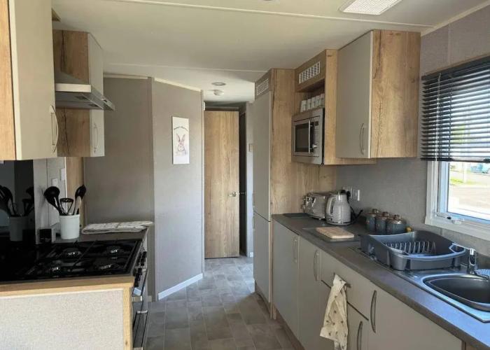 Gorgeous 2 Bed Caravan in South Cerney