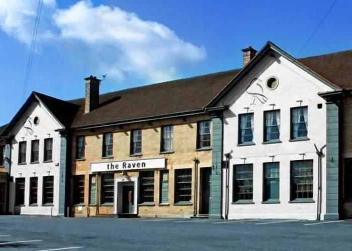 The Raven Hotel - Inn