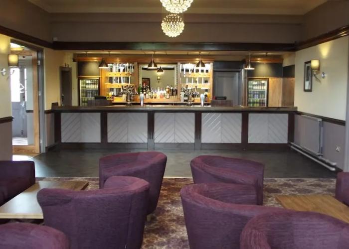 The Raven Hotel - Inn