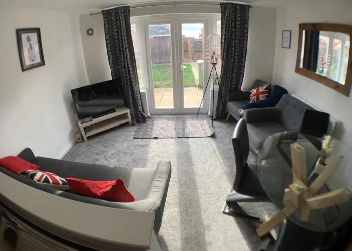 Harpers Brook  5 bedrooms TV Netflix