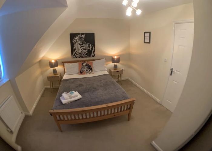 Harpers Brook  5 bedrooms TV Netflix