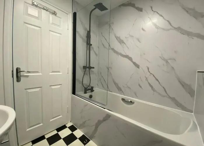 Host Stay Bluebell Close