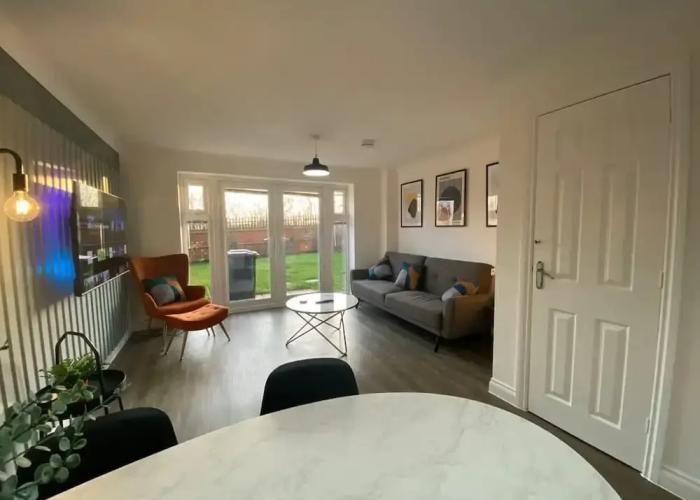 Host Stay Bluebell Close
