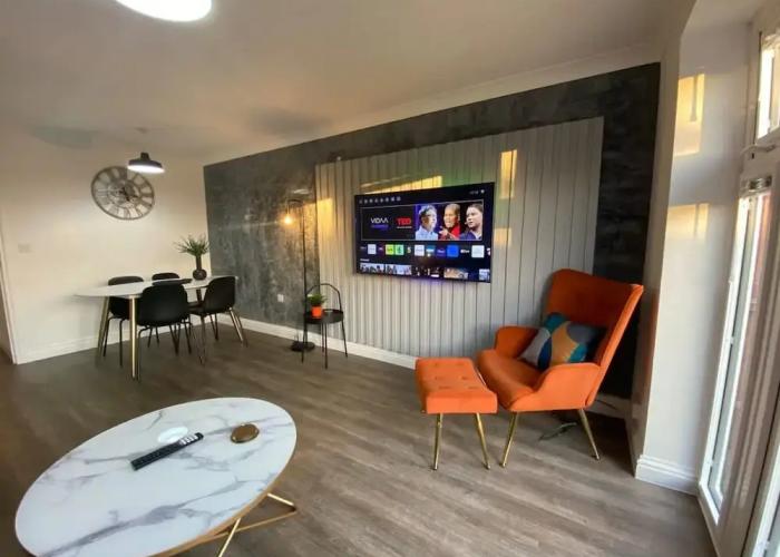 Host Stay Bluebell Close