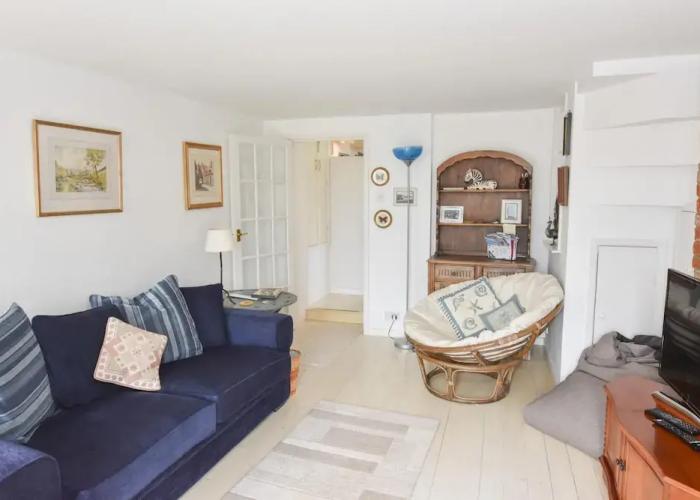 Mulberry Cottage Coastal Holiday Home