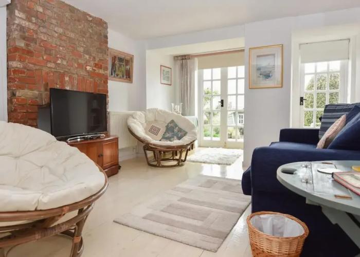 Mulberry Cottage Coastal Holiday Home