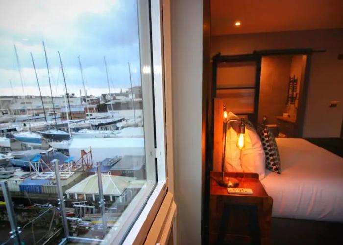 Pinnacle Suites