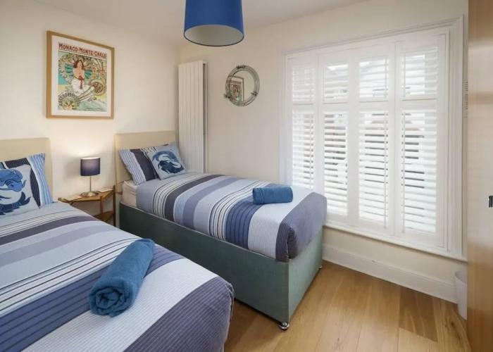 Impeccable 3 bed 2 Bath Central Cowes Cottage