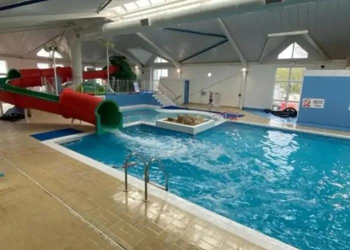 Thorness Bay - 3-bed Cabin - Sleeps 6 - Sea View
