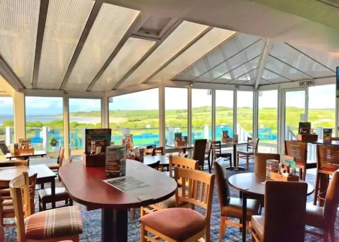 Thorness Bay - 3-bed Cabin - Sleeps 6 - Sea View