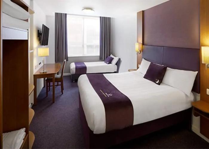 Premier Inn Gatwick Crawley Town (Goffs Park)