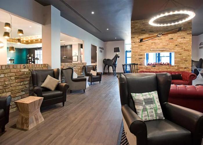 Sandman Signature London Gatwick Hotel