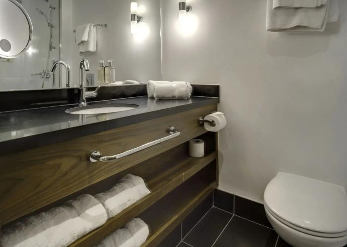 Sandman Signature London Gatwick Hotel