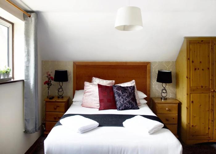 Little Foxes Hotel & Gatwick Airport Parking
