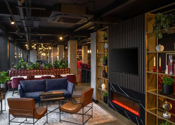 Radisson RED London Gatwick Airport
