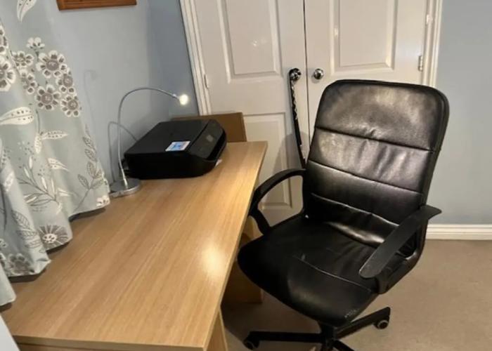 Captivating Apartment in Copthorne, Near Gatwick