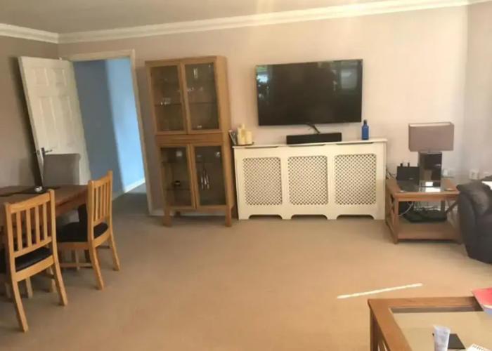 Captivating Apartment in Copthorne, Near Gatwick