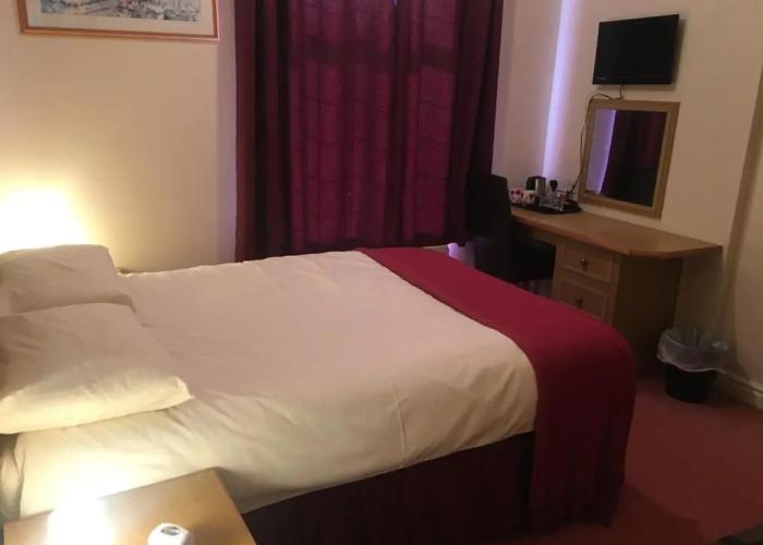 Holly Trees Hotel
