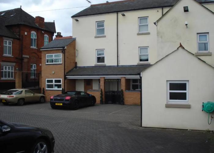 Earle House Serviced Apartments