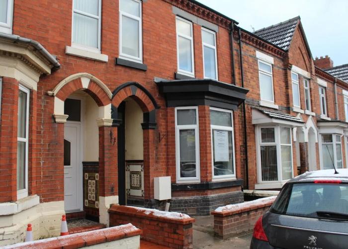 Townhouse @ 282 Walthall Street Crewe