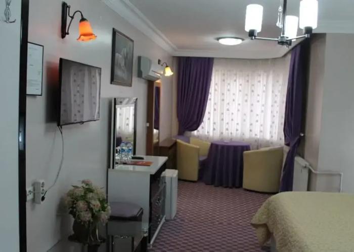 Nahi̇ta Hotel