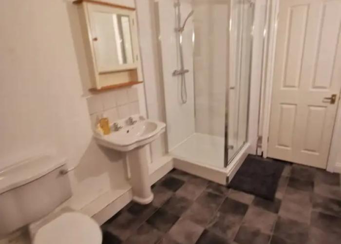 Huge 6-bed Apartment in Darlington Centre