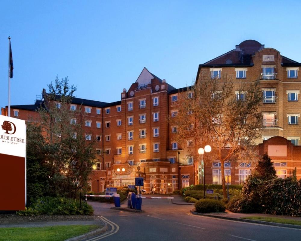 DoubleTree by Hilton Dartford Bridge