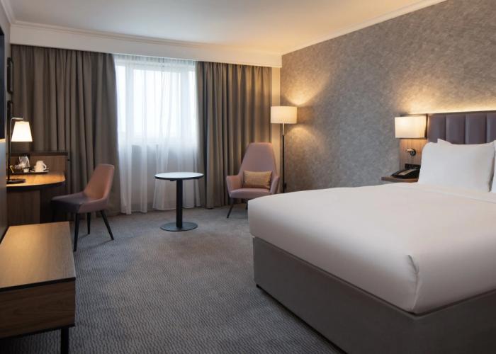 DoubleTree by Hilton Dartford Bridge