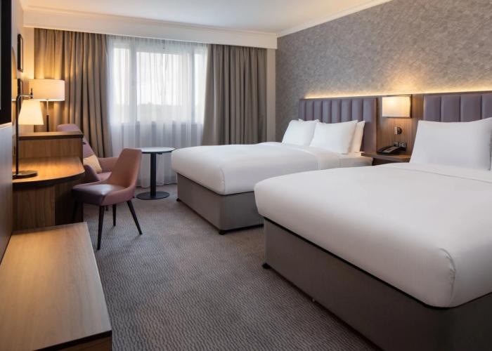 DoubleTree by Hilton Dartford Bridge