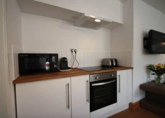 Just B - Apartment 4