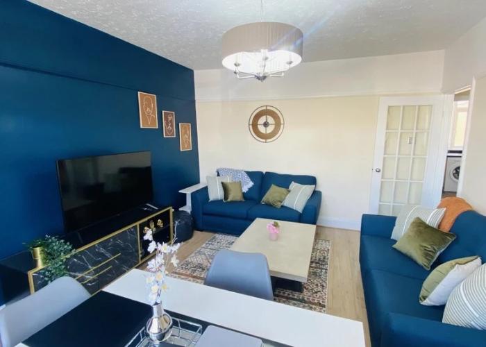 Family 4-bed Apartment in Dawlish With Sea View