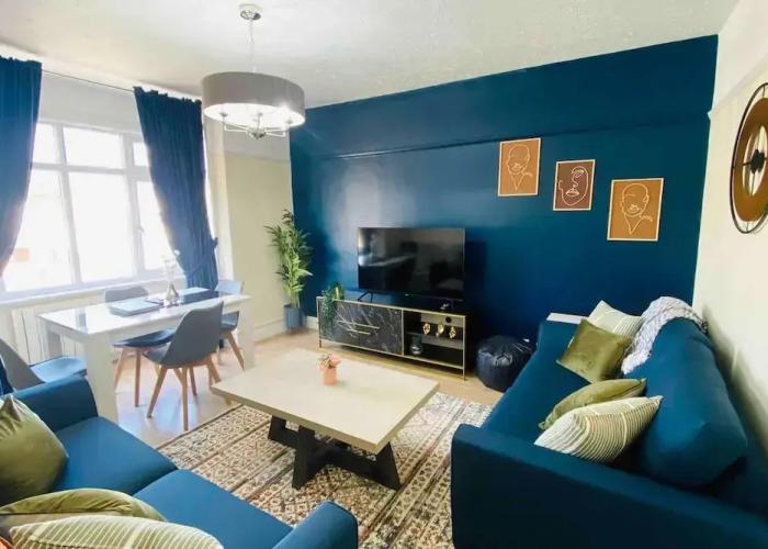 Family 4-bed Apartment in Dawlish With Sea View