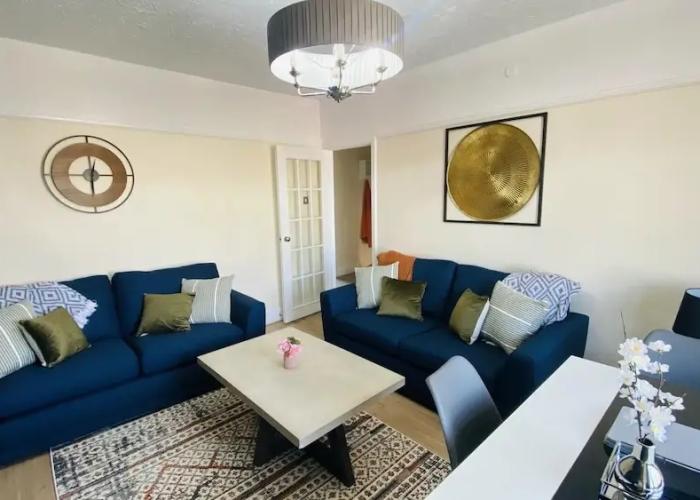 Family 4-bed Apartment in Dawlish With Sea View