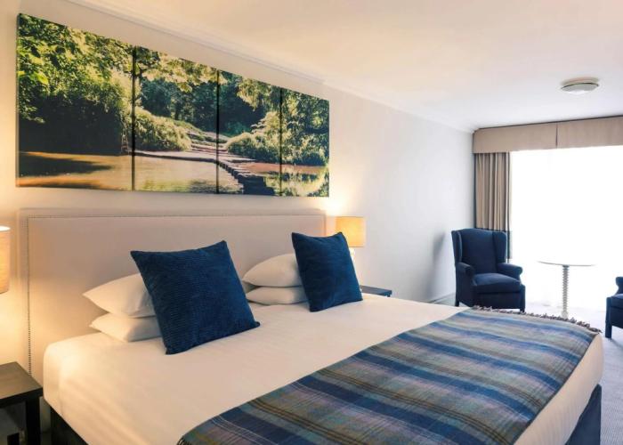Sunday Box Hill Burford Bridge Hotel