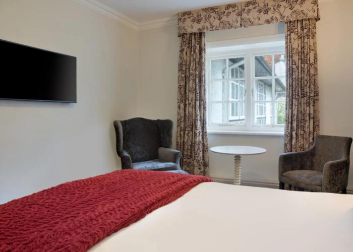 Sunday Box Hill Burford Bridge Hotel