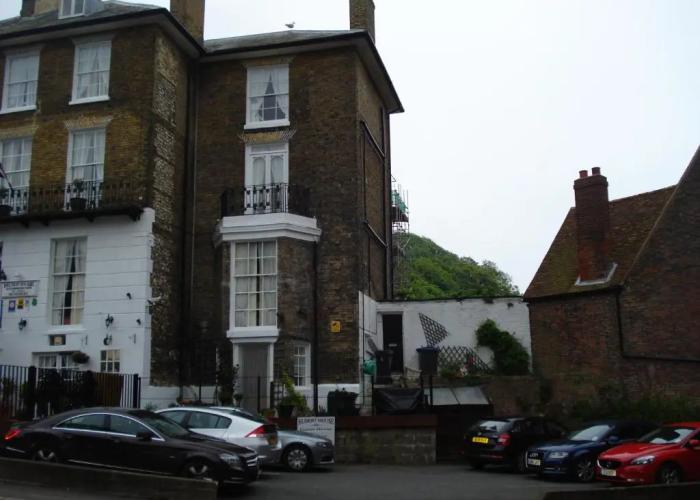Hubert House Guesthouse
